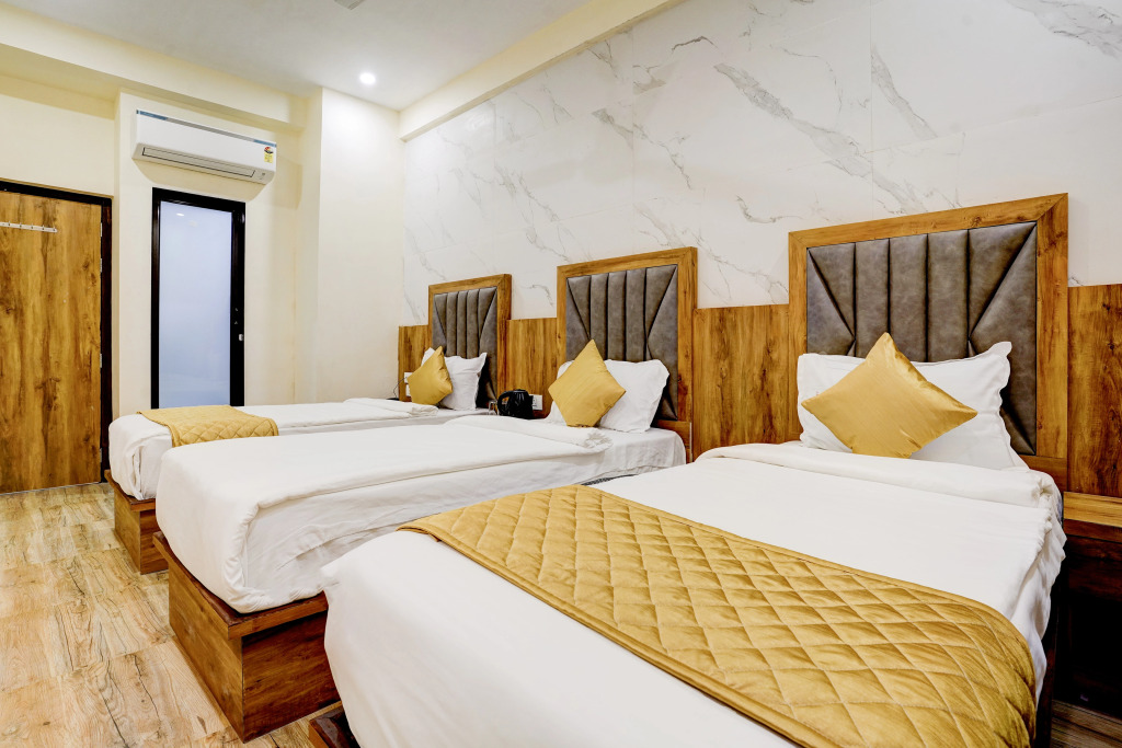 HOTEL BREEZE BAY EX - NEAR US Consulate, BKC
