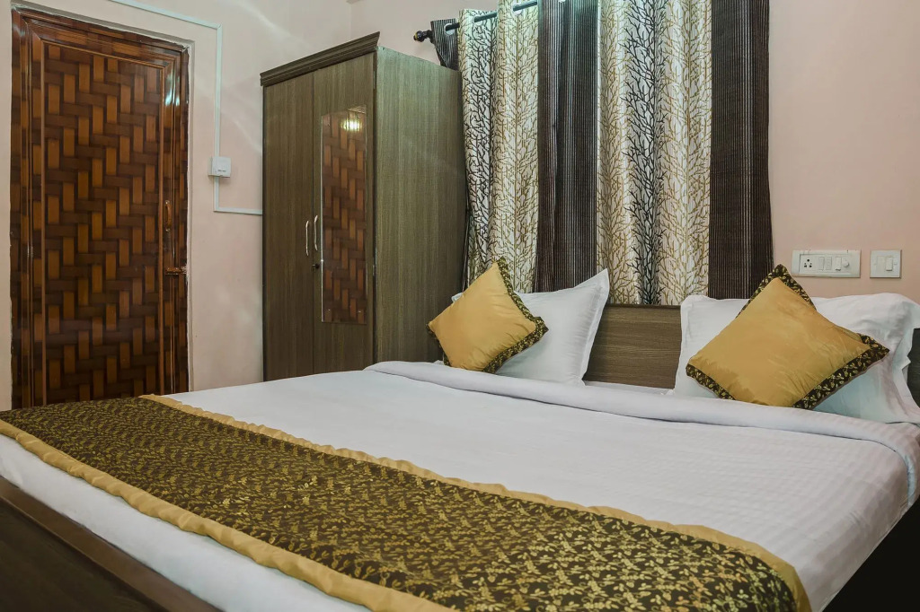 Western Enclave by OYO Rooms