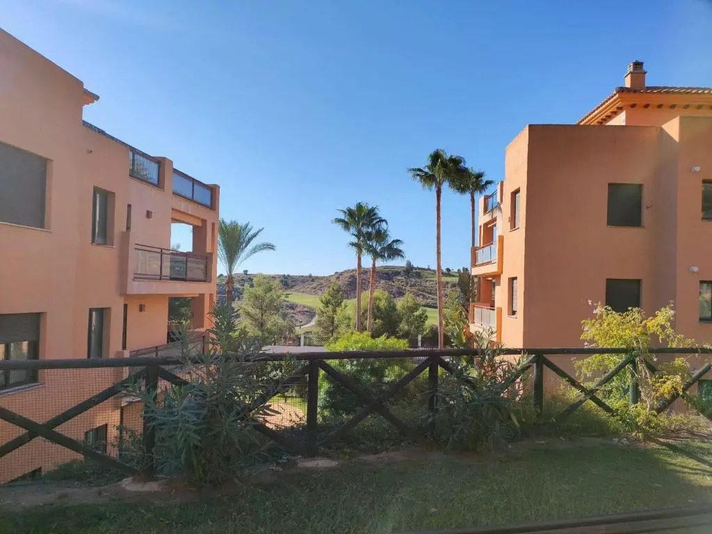 Spacious two bedroom apartment 1012