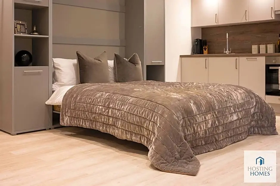 Modern Queen Street Apartment In The Heart Of Town 5