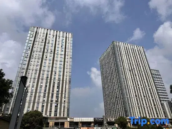 On Cloud Homestay (Wanda Plaza Branch)