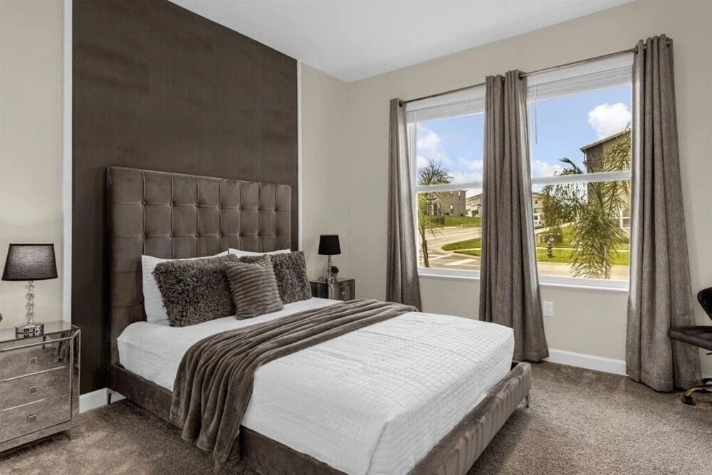 6 Bedroomss/ Champions Gate Home by RedAwning
