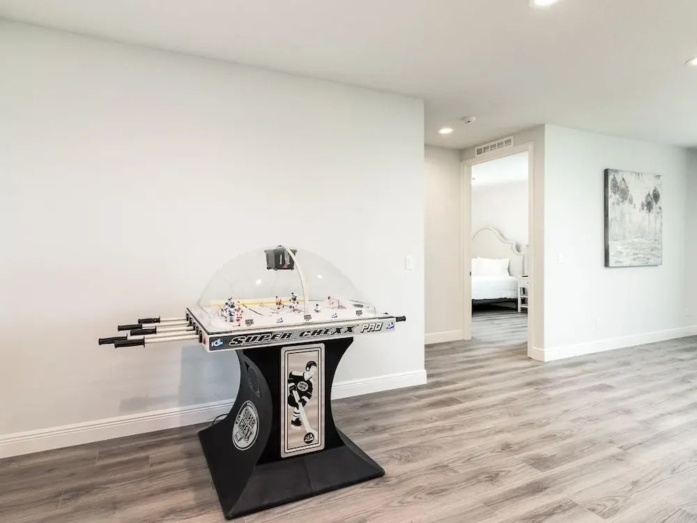 Luxurious 14br / 14ba Private Pool + Spa 14 Bedroom Home