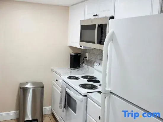Toria Suites Condo 924