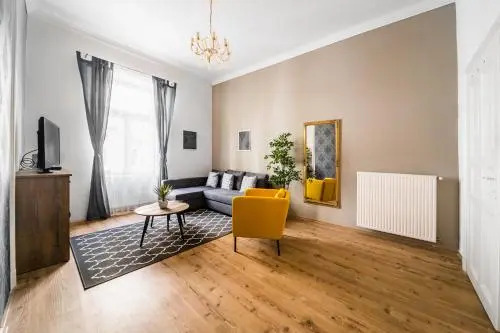 NyÁr Centre Entire Home