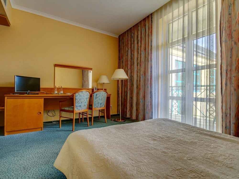Green Hotel
