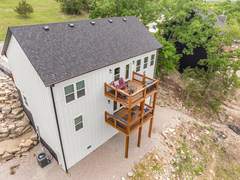 Majestic On Tablerock 5 Bedroom Home by RedAwning