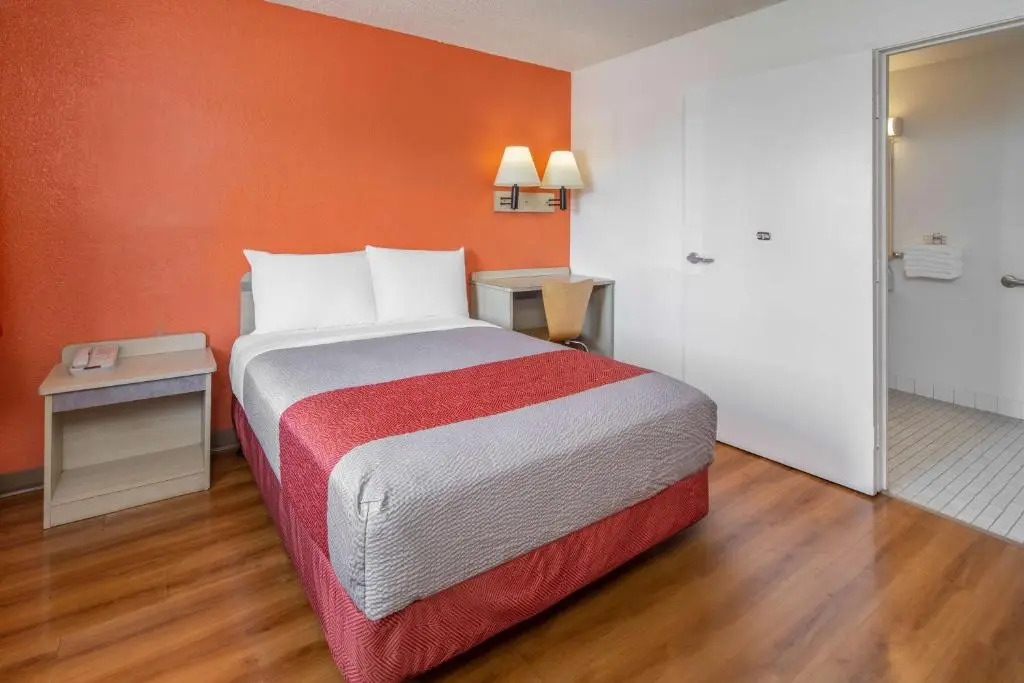 Motel 6 Los Angeles - Van Nuys North Hills