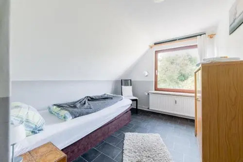 ID 5334 - Private Rooms