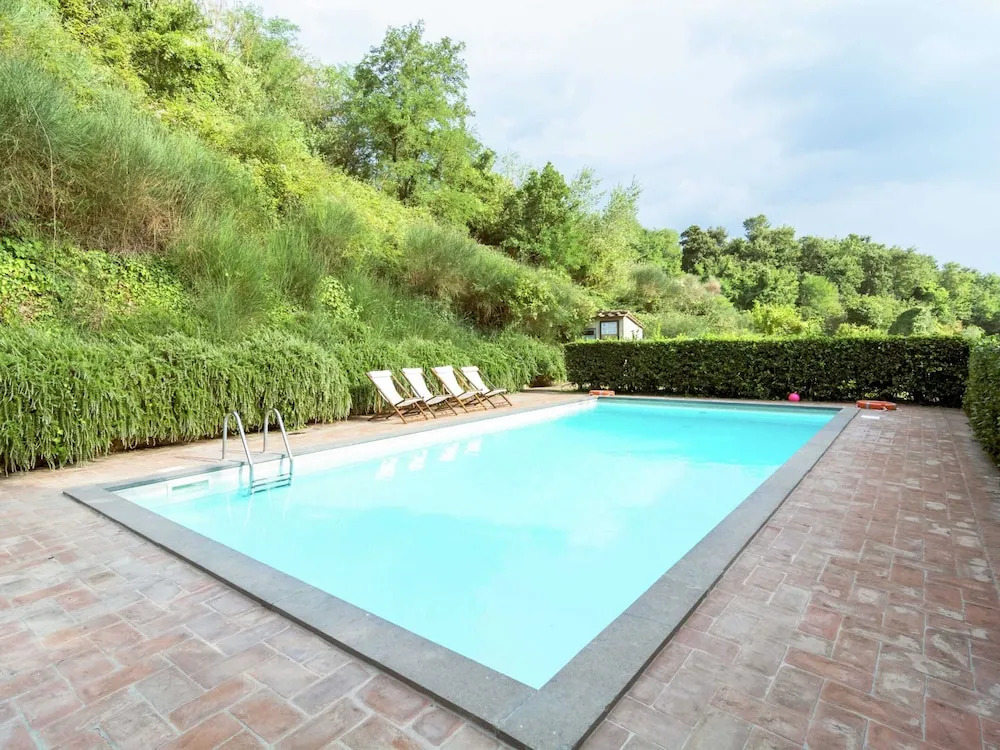 Spacious Villa in Sermugnano With Private Swimming Pool