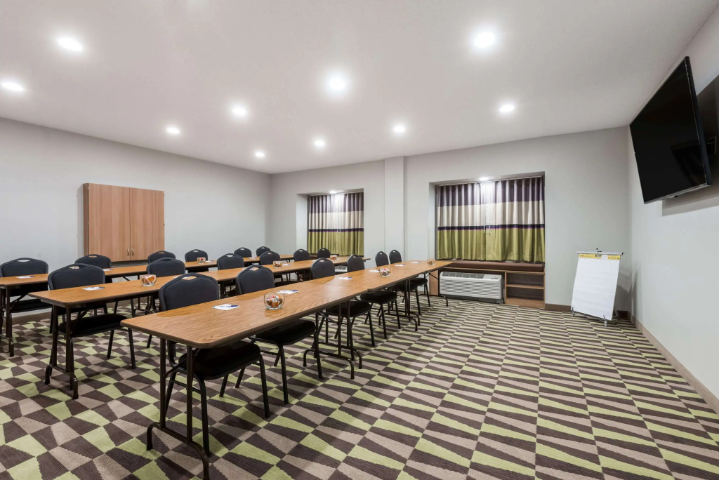 Microtel Inn & Suites by Wyndham New Martinsville