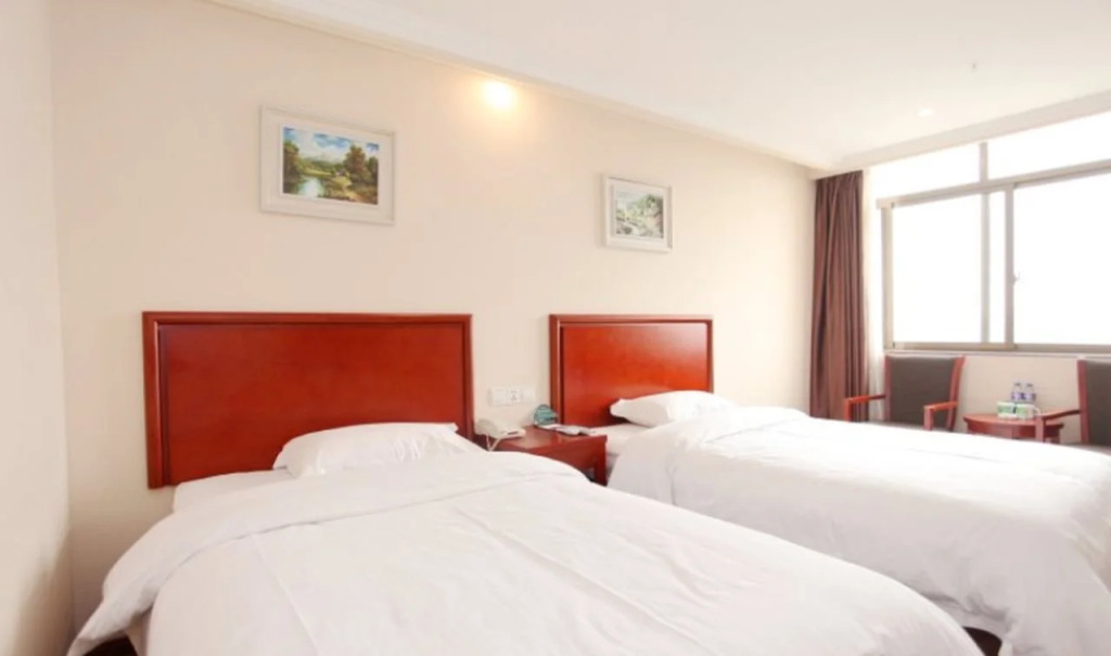 GreenTree Inn JiangSu YanCheng XiangShui ChenJiaGang RenMin E) Road HuangHai Road Business Hotel