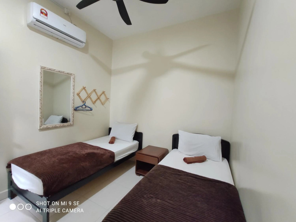 MUSLlM ONLY Hospital Sultanah Bahiyah Iris Homestay