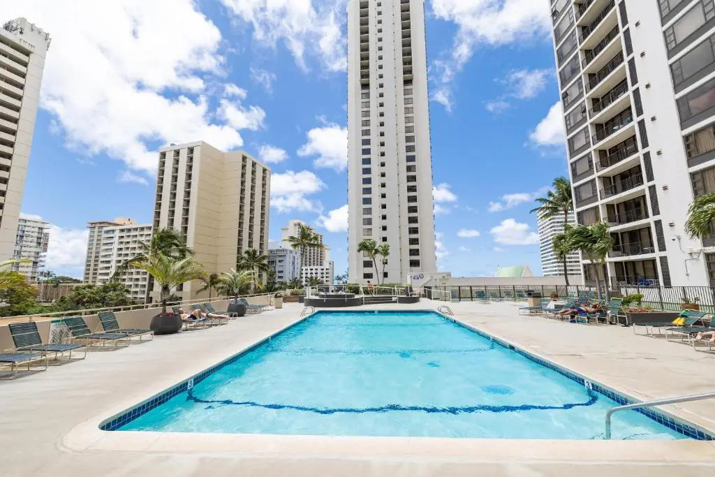 Luxury Condo with Fabulous Ocean Views on 24th Floor - Close to Beach - Parking, AC, WiFi