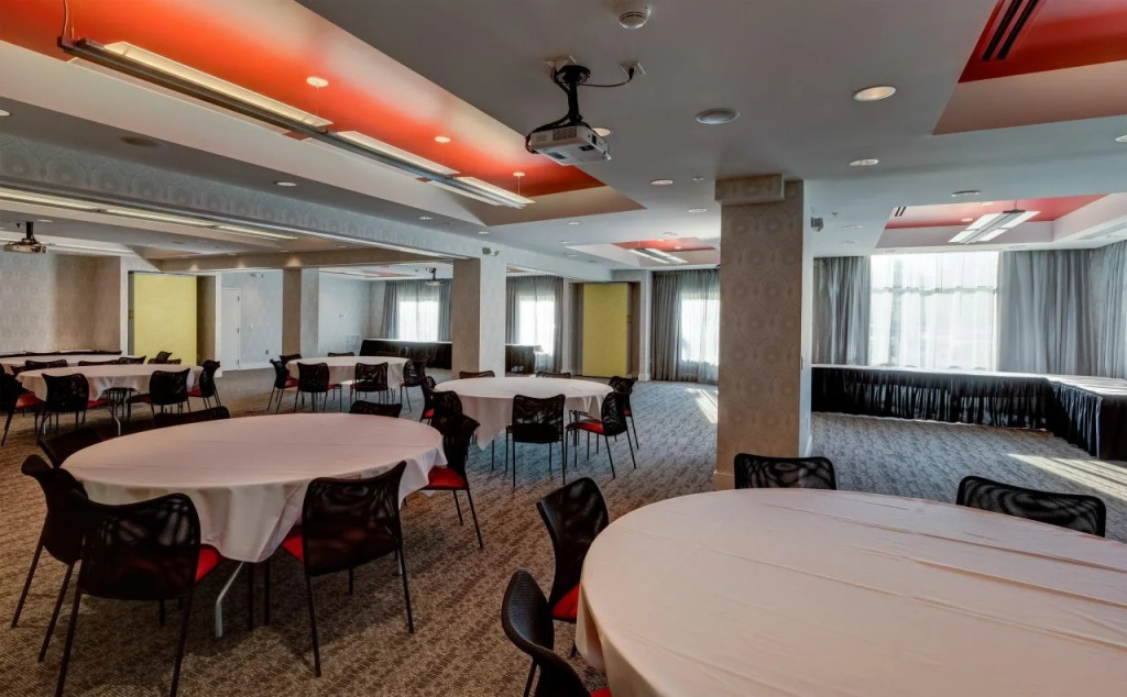 Hotel Indigo Columbus Architectural Center by IHG
