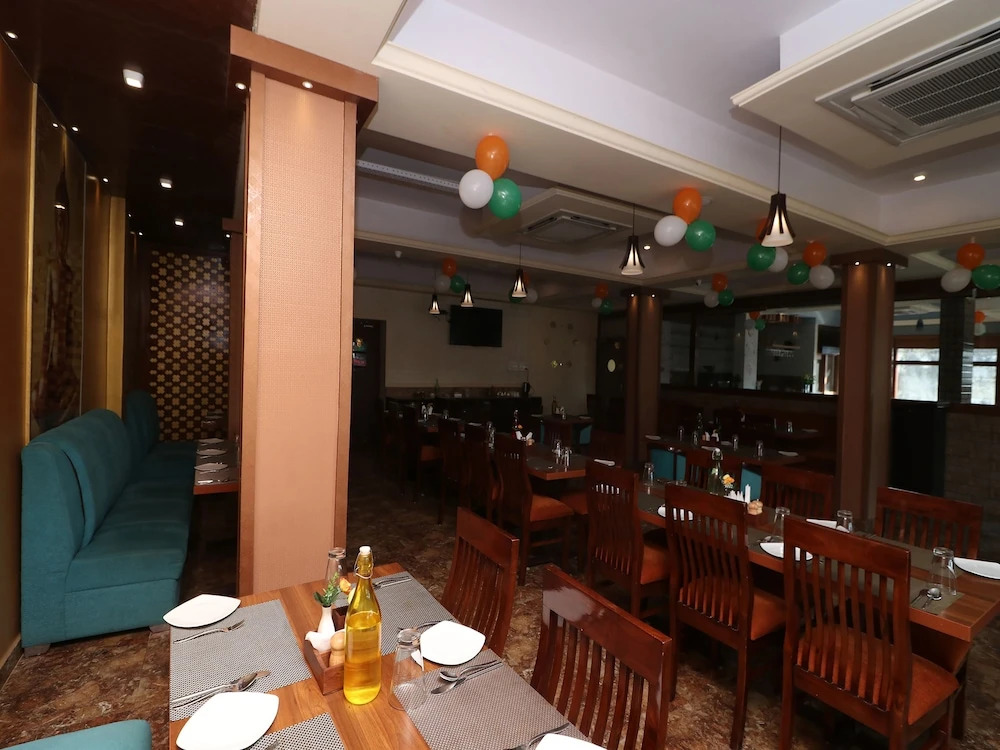 OYO 14898 Hotel Dwarika