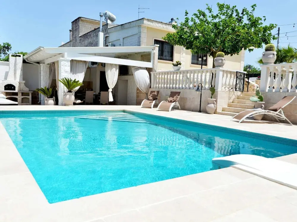 Villa in Apulia with Pool and Barbecue