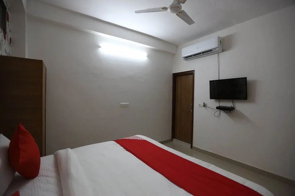 Retreat Inn by OYO Rooms