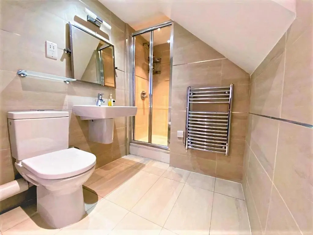 SidemerseyLivingscouk 2BR 2BA Luxury APT in L2 w Parking