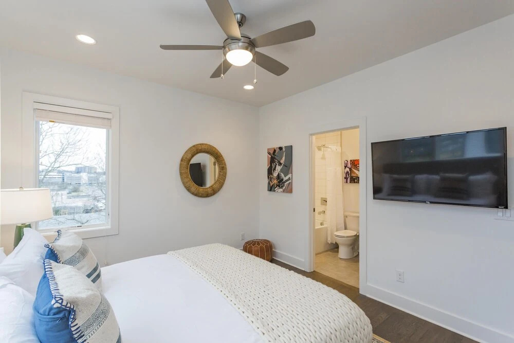 Bach Plex Sleep up to 48! Downtown Views & Tons of Outdoor Space!