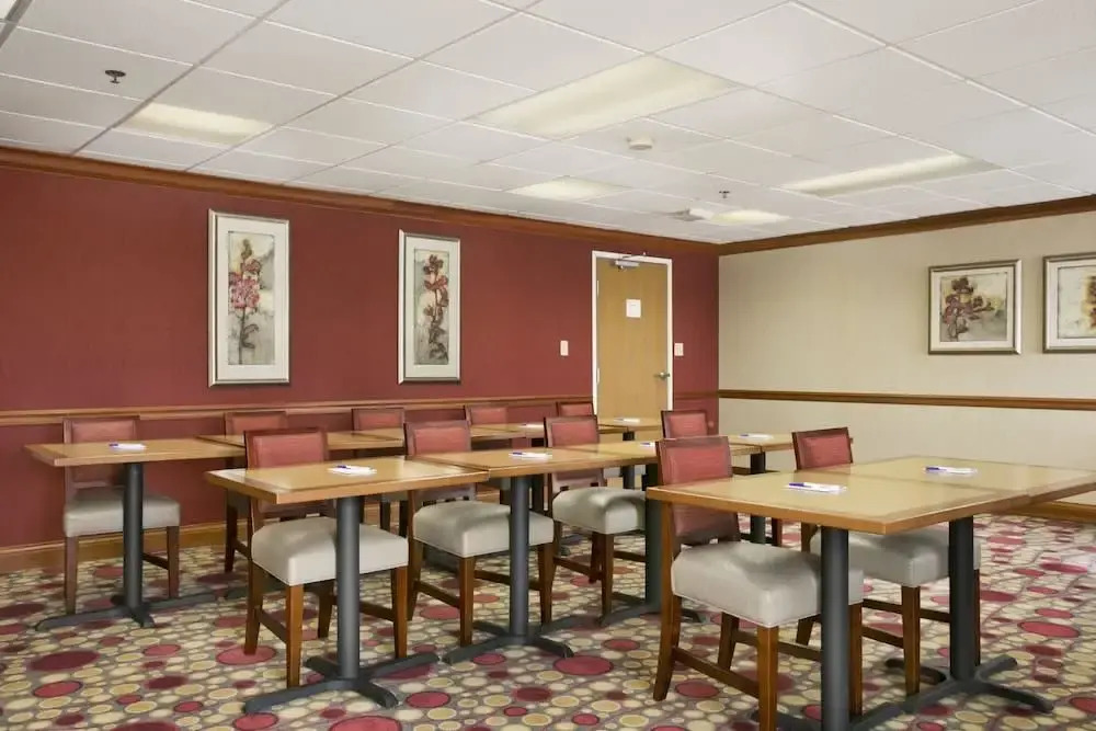 Baymont Inn & Suites Evansville North