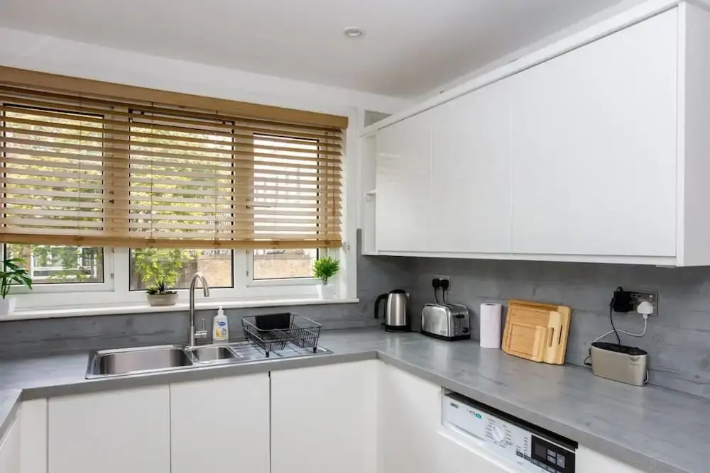 Spacious 3 Bedroom Apartment With Large Balcony