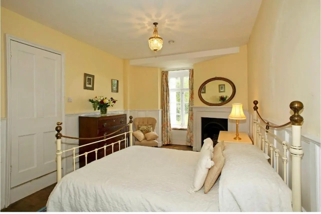 Newcourt Manor