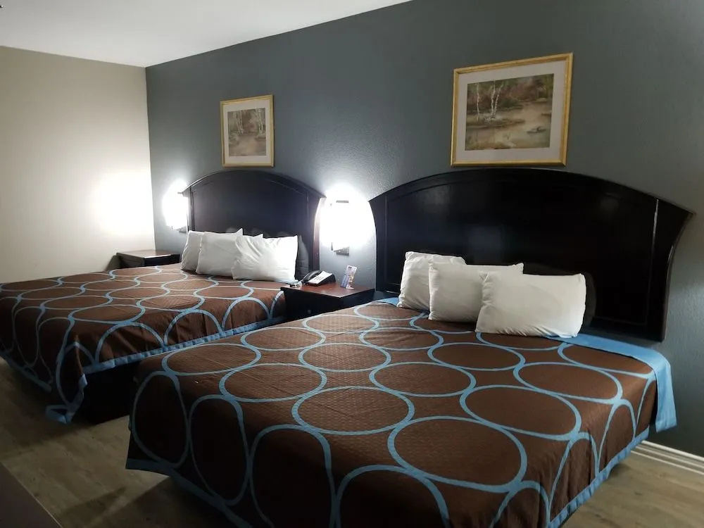 Executive Inn & Suites
