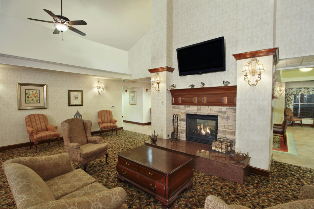 Homewood Suites by Hilton Chesapeake - Greenbrier