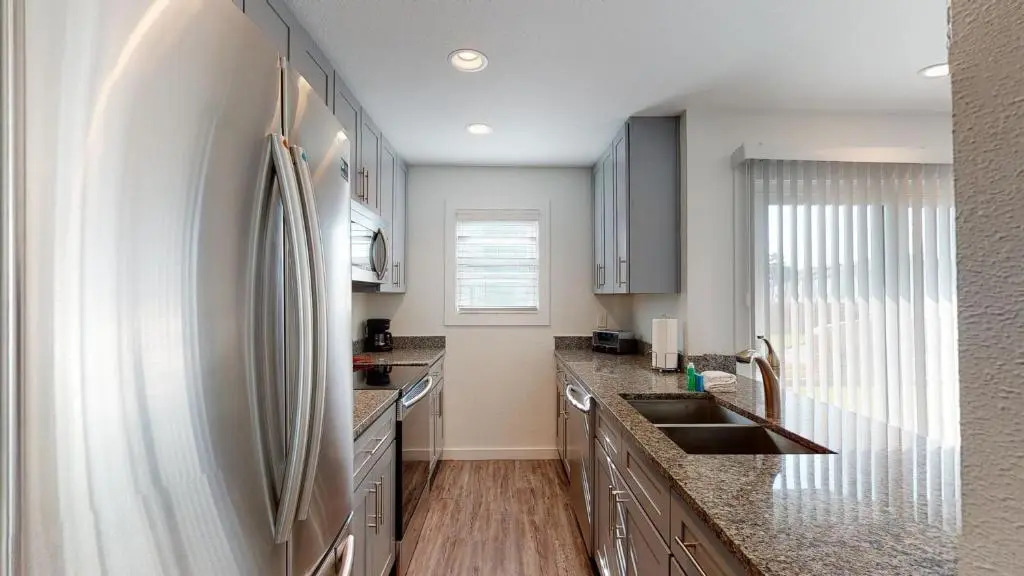 AH-H130 Newly Remodeled Ground Floor Condo, Close to PoolHot Tub