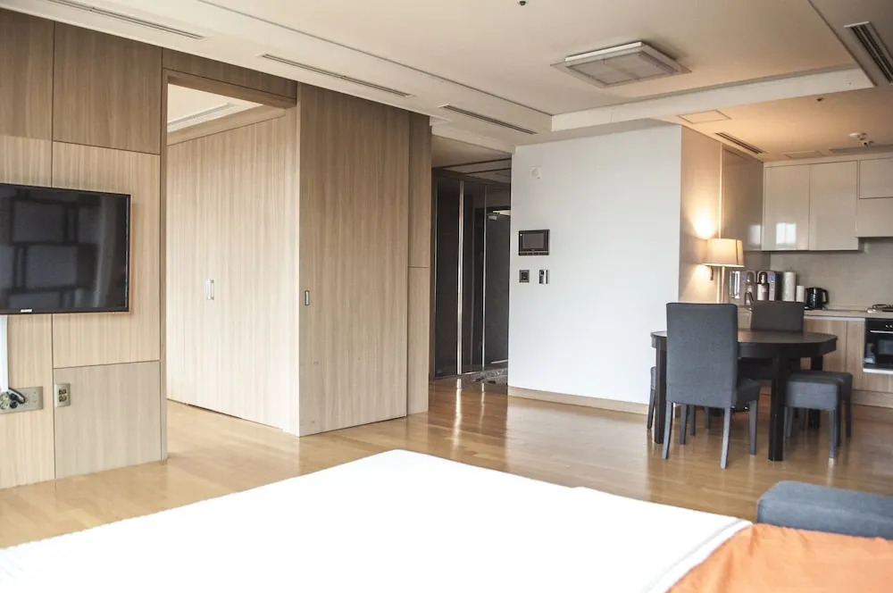 The november stay in Canal walk