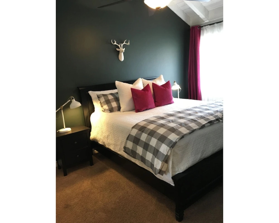 Arendelle 2 Bedrooms 1.5 Bathroom Condo