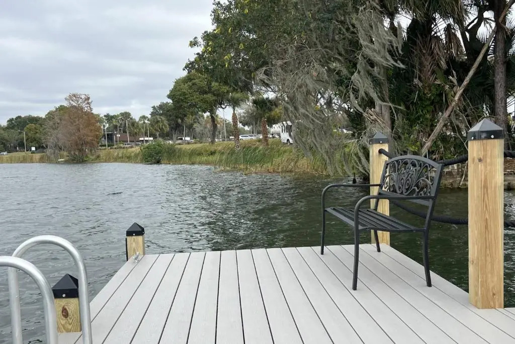 Lake Silver V - Lake House with Dock - Legoland Getaway!