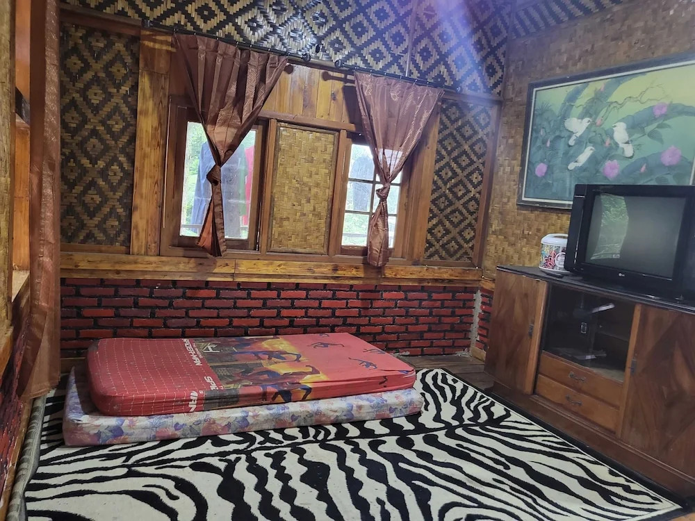 EXPRESS O 92345 Villa Bidadari