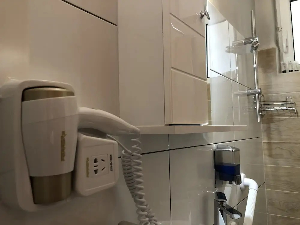 Lemon Tree Suites Near ATH Airport