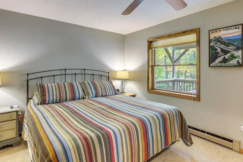 Woodland Gem w/ Pool Access: Linville Land Harbor