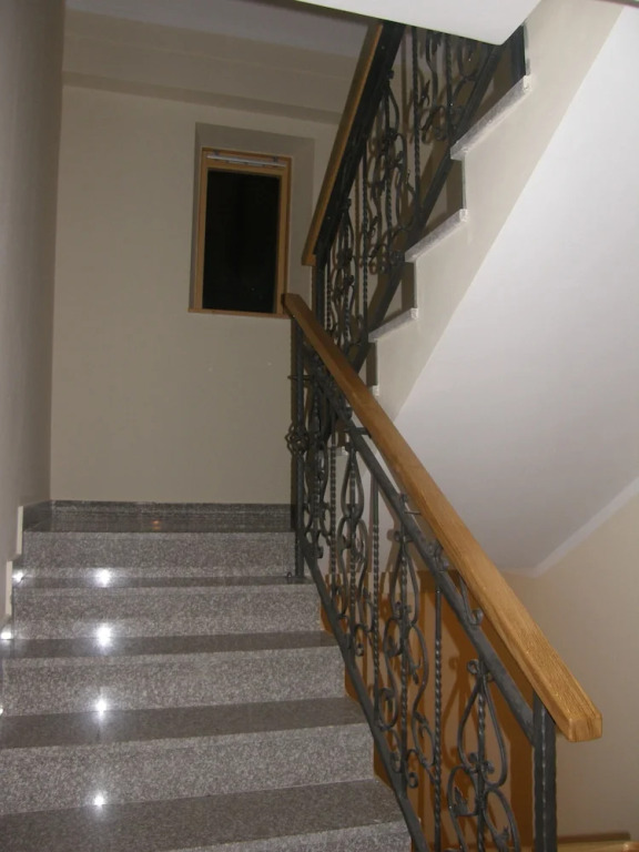 Apartments and rooms Max-Well