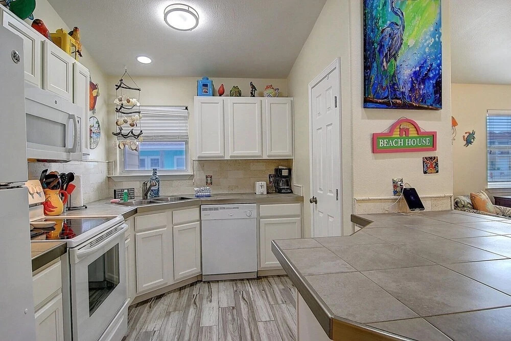 Costa Del Ray #1 2 Bedroom Condo by Redawning