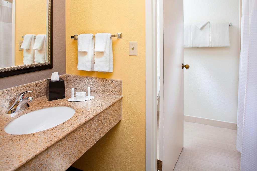 Courtyard Miami Airport West Doral