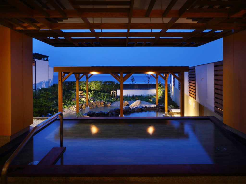 Kamogawa Grand Hotel