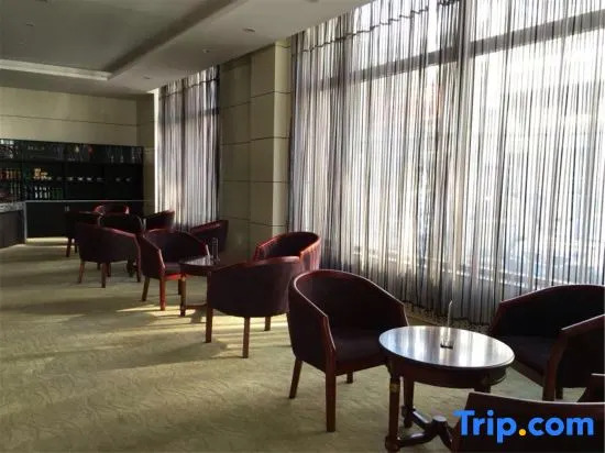 Jinqiao Holiday Business Hotel