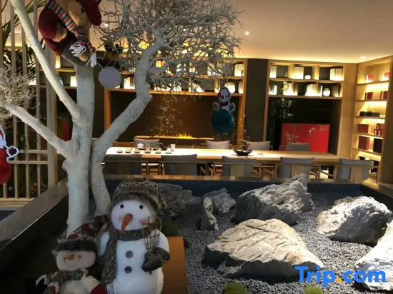 Wuyishan Six Shang · Waterfront Mountains and Beautiful Stays