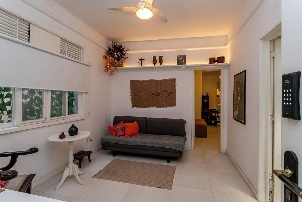 Copacabana com Varanda – 3 min da praia