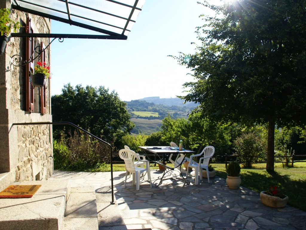 Rural Holiday Home In Sénezergues With Garden