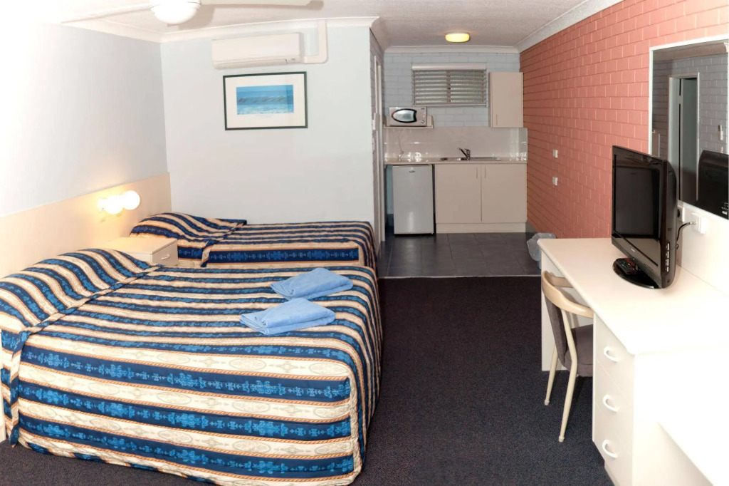 Dolphins Motel