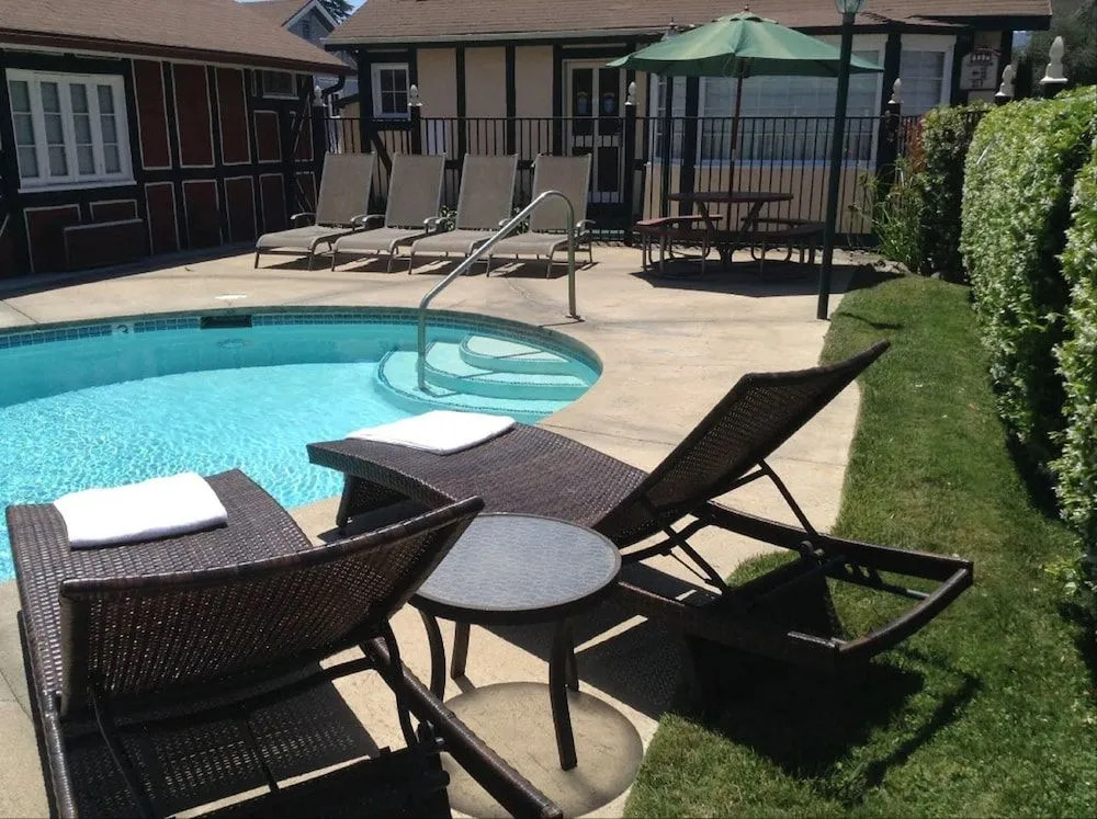 Solvang Inn & Cottages