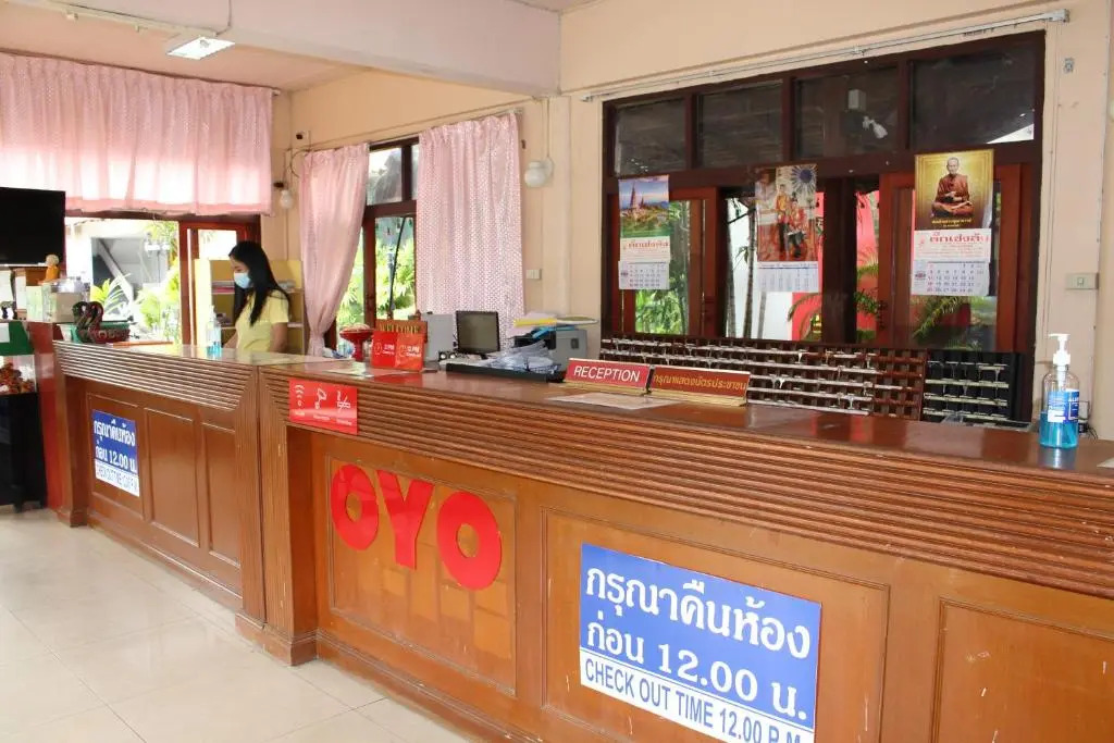 OYO 75409 Premium The Family Hotel