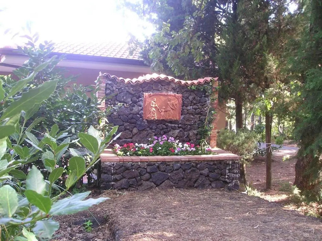 Villa sull'Etna immersa nel bosco