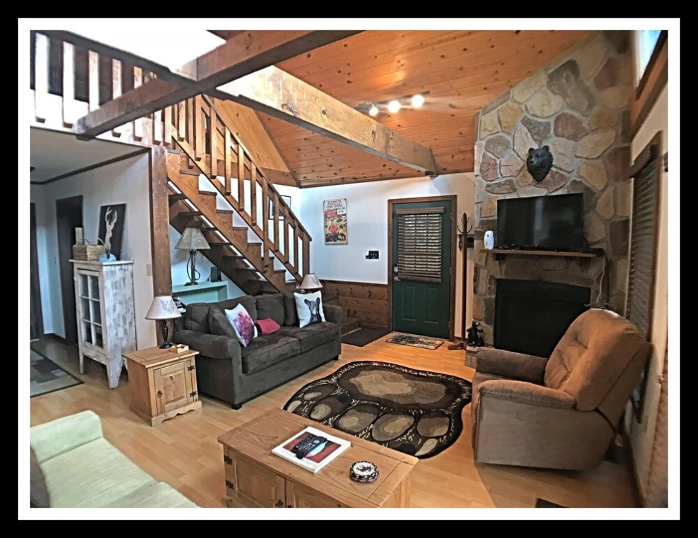 Shaconage 2 Bedrooms 1.5 Bathroom Cabin