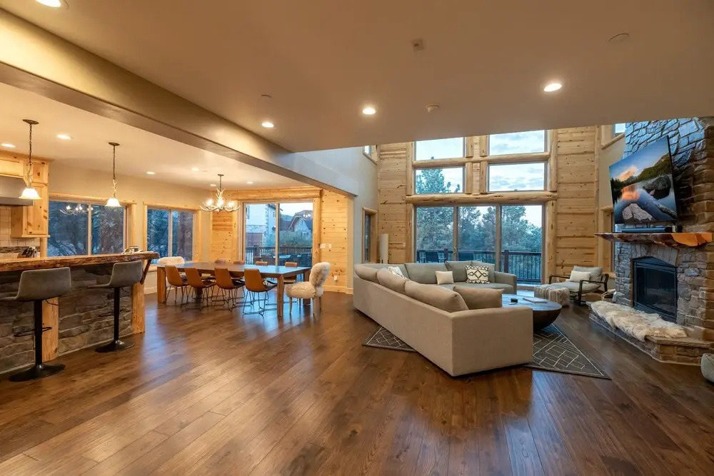 20 - Starlight Chalet 5 Bedroom Home by Redawning